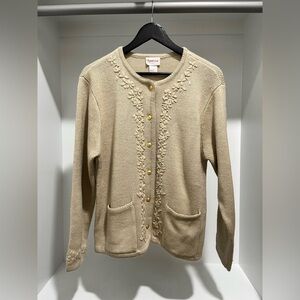 Vintage Crystal-Kobe Beige Floral Cardigan gold buttons embroidered size Small